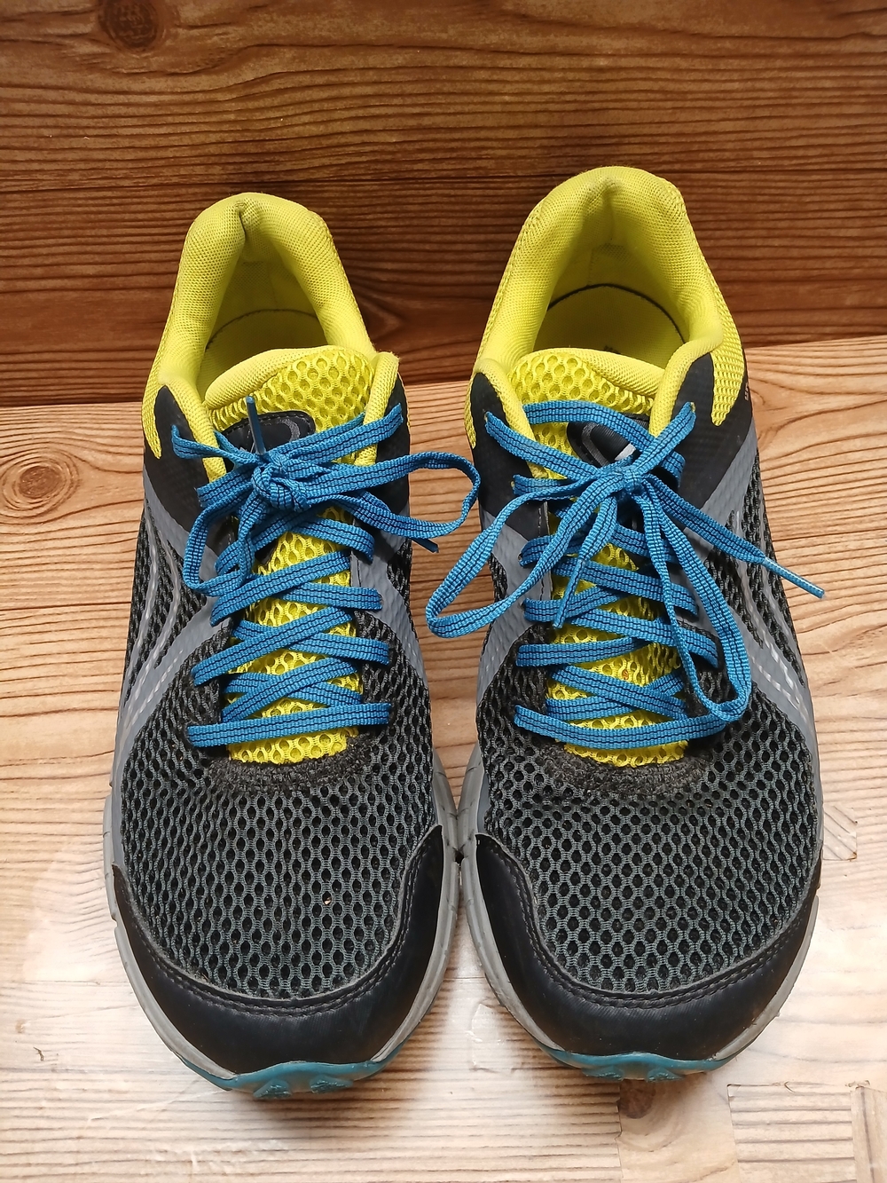 Columbia Gray Mesh Athletic Shoes with Yellow Lining and Blue Laces